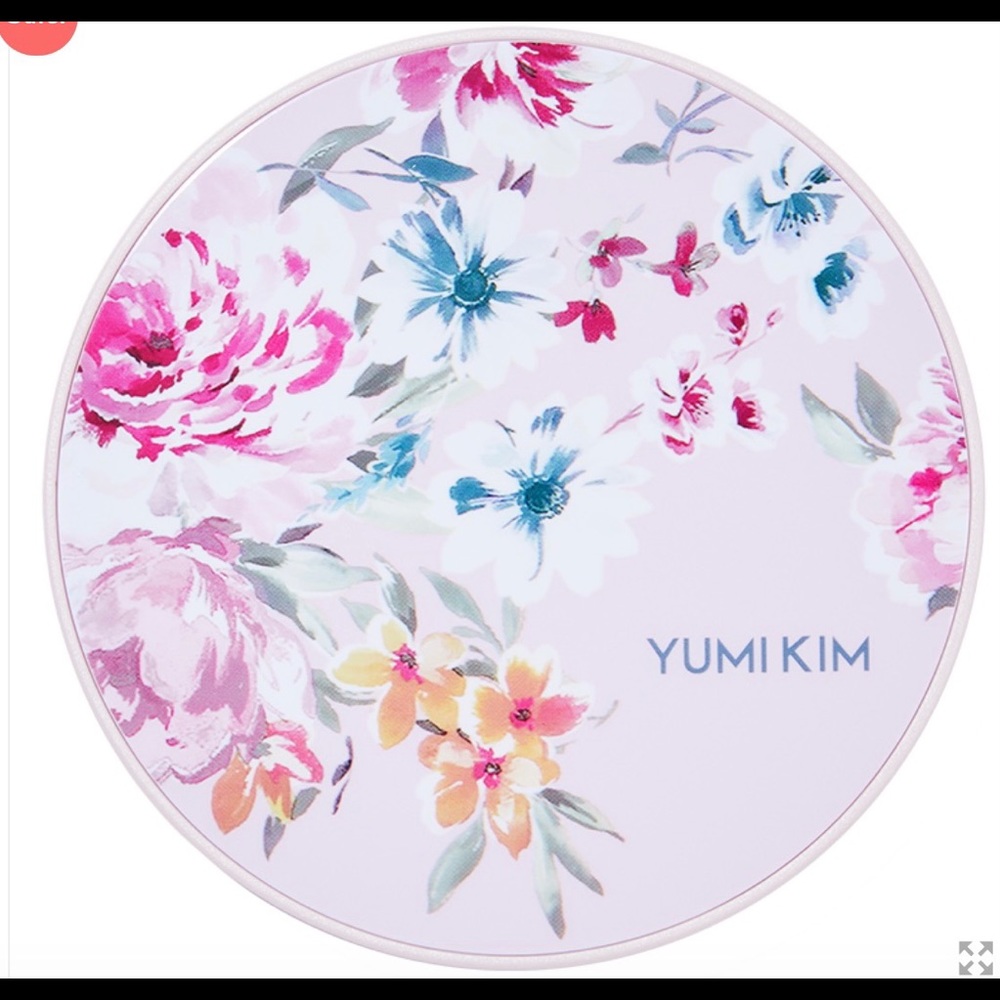 Yumi Kim Wireless Charging Pad